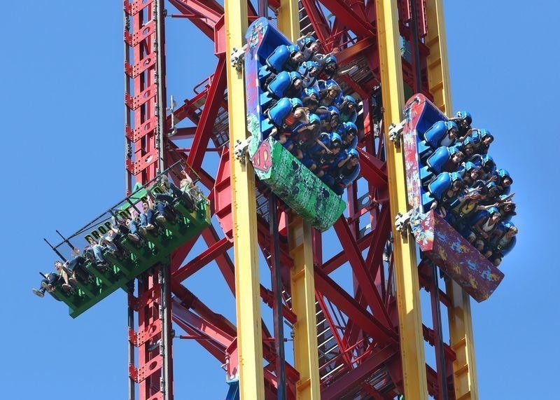 Показываем самые пугающие аттракционы мира Показываем самые пугающие аттракционы мира