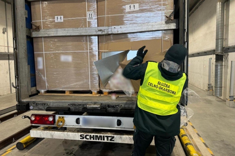 В Польше задержали белорусских дальнобойщиков с контрабандой на $2 миллиона