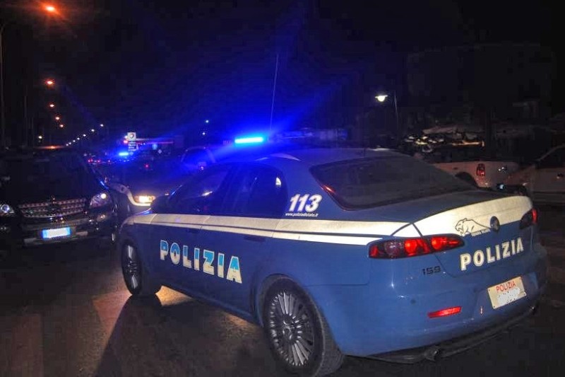 &laquo;50 человек окружили, били по голове&raquo;. На семью белорусов толпой напали в Италии